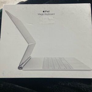 iPad Magic Keyboard (3rd, 4th, and 5th generation only)